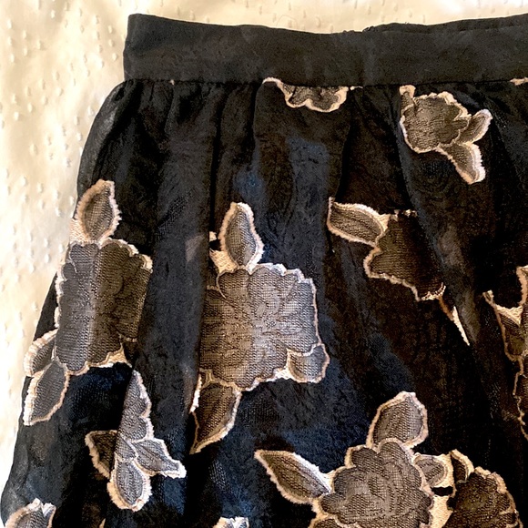 H&M Floral Skirt - Picture 2 of 4